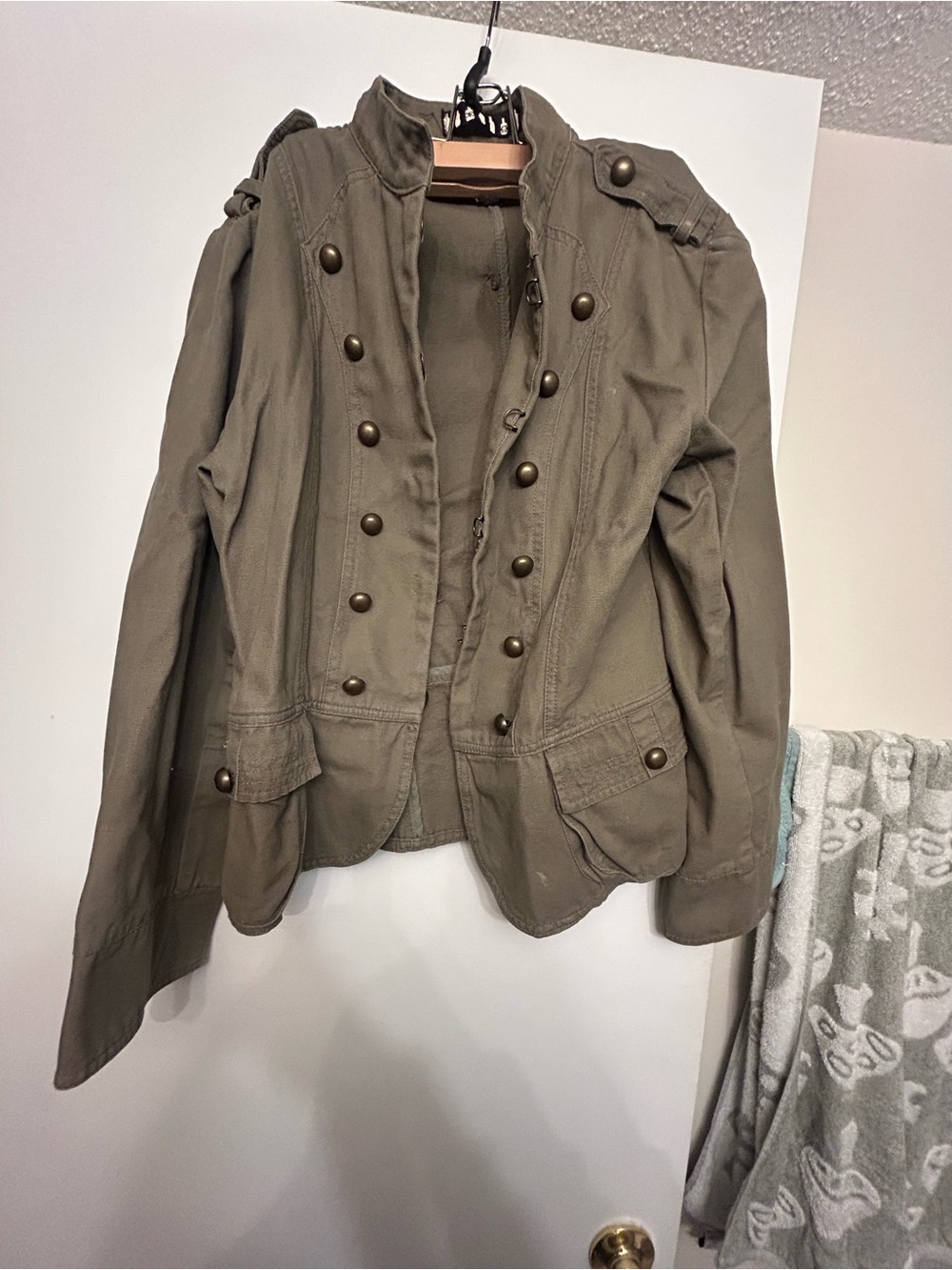 Vintage request brand Military-Inspired Olive Green Button Front Jacket